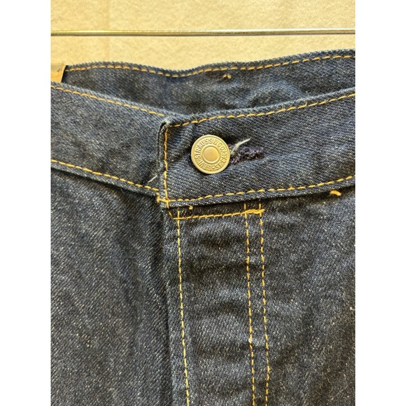 NWT Levi's 501 Men's Classic Fit Blue Denim Shorts with Frayed Hem Size 44 - Picture 4 of 14